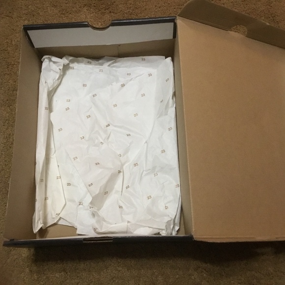 Empty Box- JORDAN 6 RINGS - Empty Box with 23 Tissue - Picture 12 of 16